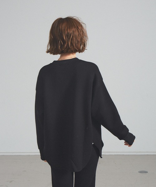 Abahouse Devinette（ドゥヴィネット）の「【Mylanka】 エンボスロゴスウェット（Tシャツ/カットソー・レディース・ブラック/ホワイト・フリー）」の11枚目の写真