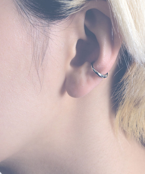 YArKA（ヤーカ）の「【YArKA/ヤーカ】silver925 pole line ear cuff /シンプルイヤーカフ シルバー925（イヤーカフ・メンズ・シルバー・FREE）」の9枚目の写真