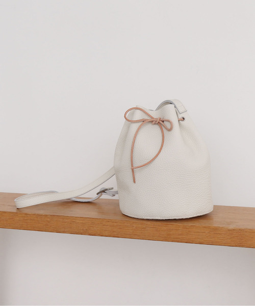 CHILD WOMAN（チャイルドウーマン）の「シュリンクレザー 巾着ショルダーBAG（ショルダーバッグ・レディース・サックスブルー/アイボリー・FREE）」の2枚目の写真