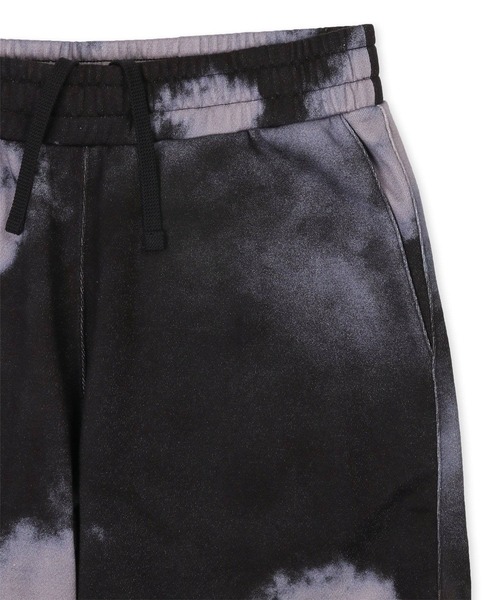 Paul Smith(ポールスミス)の「"Sky" プリント ショーツ / 123512 355X(その他パンツ・メンズ・ブラック系その他/レッド系その他・MEDIUM/LARGE/X-LARGE)」の4枚目の写真