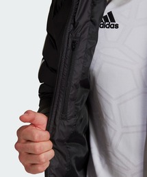 adidas（アディダス）の「Condivo 22 ロング ダウンジャケット