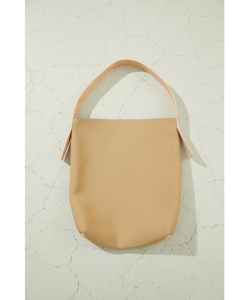 BLACK BY MOUSSY（ブラックバイマウジー）の「one shoulder tote bag(ワンショルダートートバック）（ショルダーバッグ・レディース・ブラック/ベージュ・FREE）」の4枚目の写真