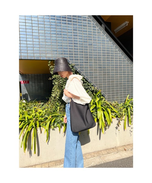 BLACK BY MOUSSY（ブラックバイマウジー）の「one shoulder tote bag(ワンショルダートートバック）（ショルダーバッグ・レディース・ブラック/ベージュ・FREE）」の11枚目の写真