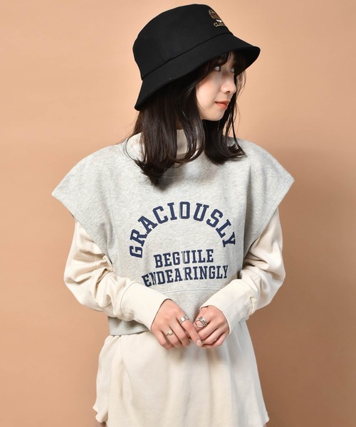 RETRO GIRL（レトロガール）の「ロゴ裏毛ショートベスト（ベスト・レディース・ブルー/グリーン/ライトグレー・FREE）」の15枚目の写真