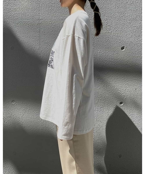 A de a.v.v（アードアー・ヴェ・ヴェ）の「フォトプリントTシャツ（Tシャツ/カットソー・レディース・ホワイト/チャコールグレー・38/36）」の6枚目の写真