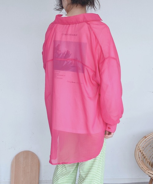 AS KNOW AS plus（アズノゥアズプラス）の「●BIGにシアーシャツ（シャツ/ブラウス・レディース・オフホワイト/ピンク/グリーン/ブルー/ブラック/ブルーグリーン/スモークピンク・FREE）」の6枚目の写真