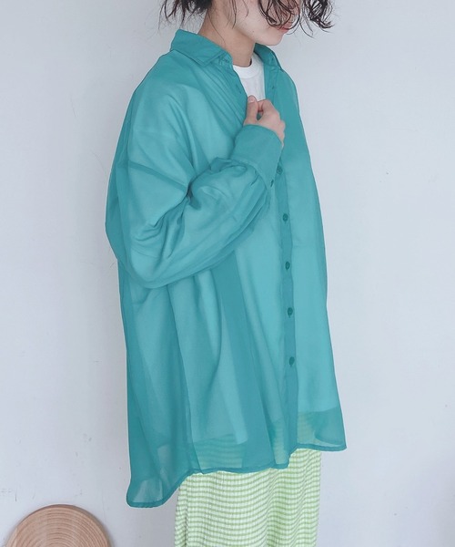 AS KNOW AS plus（アズノゥアズプラス）の「●BIGにシアーシャツ（シャツ/ブラウス・レディース・オフホワイト/ピンク/グリーン/ブルー/ブラック/ブルーグリーン/スモークピンク・FREE）」の4枚目の写真