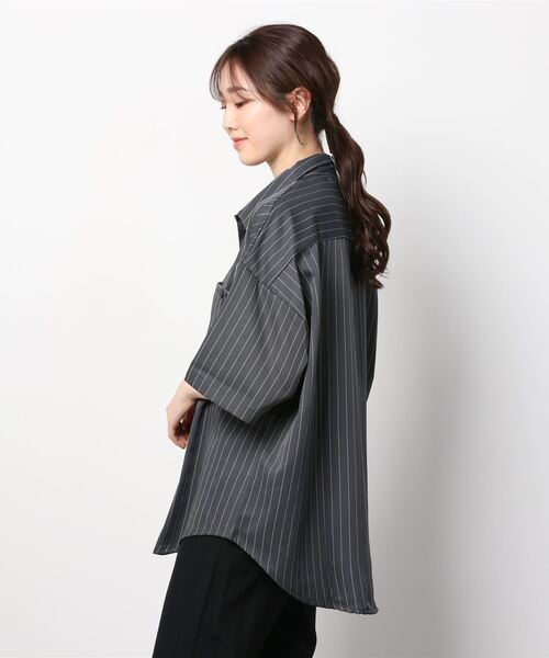 THE TWENTYSEVEN(ザ トゥエンティーセブン)の「The TWENTYSEVEN:CTN PIN STRIPE WORK SHIRTS S/S ピンストワークシャツショートスリーブ(シャツ/ブラウス・レディース・ホワイト/グレイッシュベージュ/チャコールグレー/グリーン・L/M/XL)」の5枚目の写真