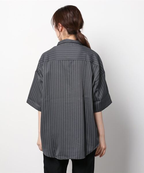 THE TWENTYSEVEN(ザ トゥエンティーセブン)の「The TWENTYSEVEN:CTN PIN STRIPE WORK SHIRTS S/S ピンストワークシャツショートスリーブ(シャツ/ブラウス・レディース・ホワイト/グレイッシュベージュ/チャコールグレー/グリーン・L/M/XL)」の6枚目の写真