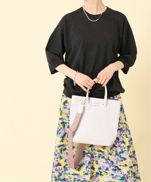 IENA（イエナ）の「【YOUNG&OLSEN/ヤングアンドオルセン】EMBOSSED LEATHER HAVERSACK S◆（トートバッグ・レディース・アイボリー・FREE）」の3枚目の写真