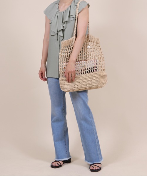 Bermosa（ベルモサ）の「ざっくり編み カゴバッグ（かごバッグ・レディース・アイボリー/ブラック/ベージュ/グリーン系その他/ピンク系その他/グレー・FREE）」の7枚目の写真