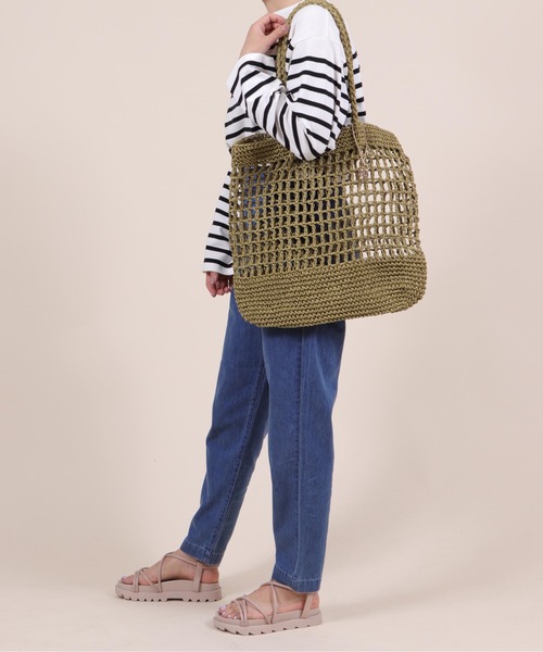 Bermosa（ベルモサ）の「ざっくり編み カゴバッグ（かごバッグ・レディース・アイボリー/ブラック/ベージュ/グリーン系その他/ピンク系その他/グレー・FREE）」の8枚目の写真