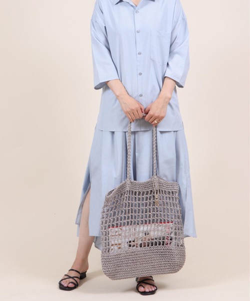 Bermosa（ベルモサ）の「ざっくり編み カゴバッグ（かごバッグ・レディース・アイボリー/ブラック/ベージュ/グリーン系その他/ピンク系その他/グレー・FREE）」の9枚目の写真