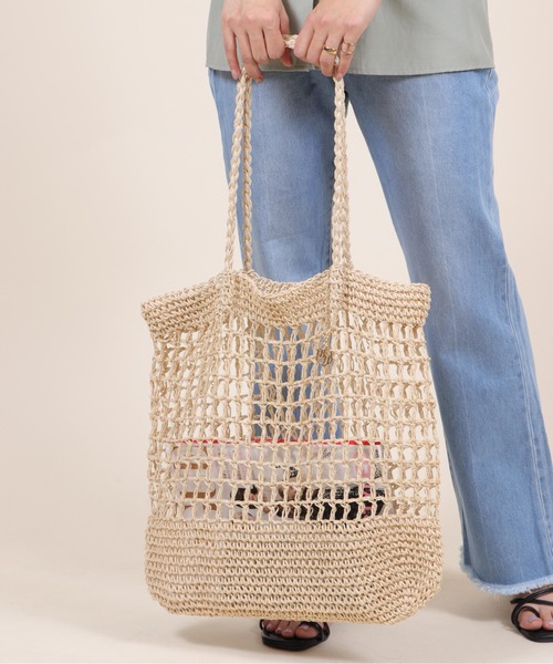 Bermosa（ベルモサ）の「ざっくり編み カゴバッグ（かごバッグ・レディース・アイボリー/ブラック/ベージュ/グリーン系その他/ピンク系その他/グレー・FREE）」の16枚目の写真