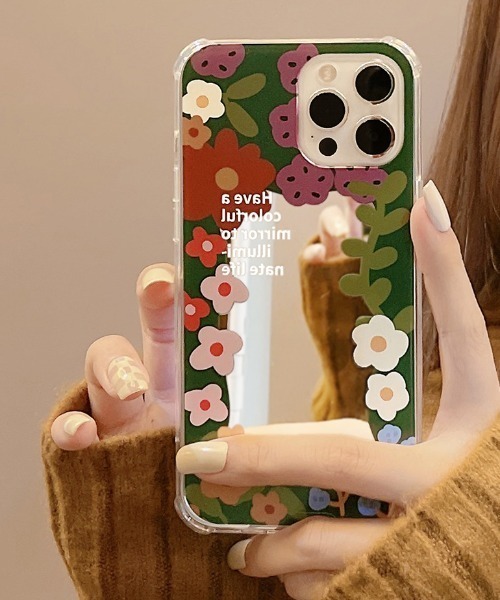 tolene(トレネ)の「イラストミラースマホカバー iPhoneケース ( 7 / 8 / SE2 / 11 / 11Pro / 11Pro max / 12 / 12pro / 12pro max / 12mini / 13 /13pro / 13promax )(スマホケース/カバー・レディース・A・A/D/H/C/B/E/I/F/K/J)」の6枚目の写真