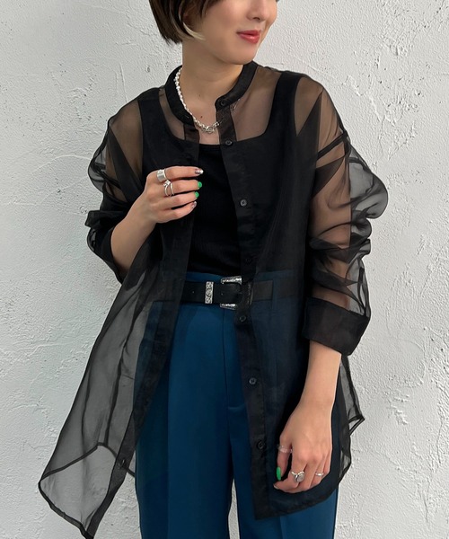 apres jour mignon（アプレジュールミニョン）の「バンドカラーシアーシャツ【ZOZOTOWN限定アイテム】（シャツ/ブラウス・レディース・ブラック/ベージュ/パープル・X-LARGE/フリー）」の2枚目の写真