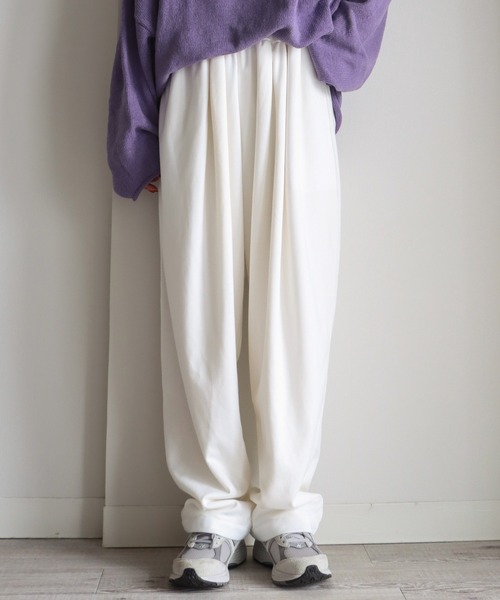 COURO（コウロ）の「ウエストギャザースウェットパンツ（スウェットパンツ・レディース・ホワイト/ブラック/オレンジ・M/L）」の2枚目の写真