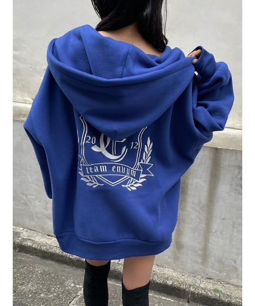 ENVYM（アンビー）の「エンブレムルーズＰＫ（パーカー・レディース・ホワイト/ブラック/ブラウン/ブルー・FREE）」の9枚目の写真