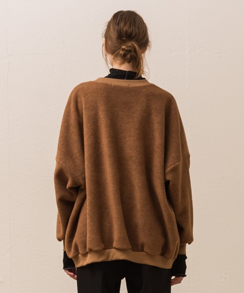 ALLUMER（アリュメール）の「フリースヘムボリュームプルオーバー（Tシャツ/カットソー・レディース・ブラック/ヘザーグレー/キャメル・1）」の15枚目の写真