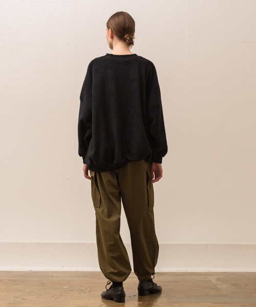 ALLUMER（アリュメール）の「フリースヘムボリュームプルオーバー（Tシャツ/カットソー・レディース・ブラック/ヘザーグレー/キャメル・1）」の7枚目の写真