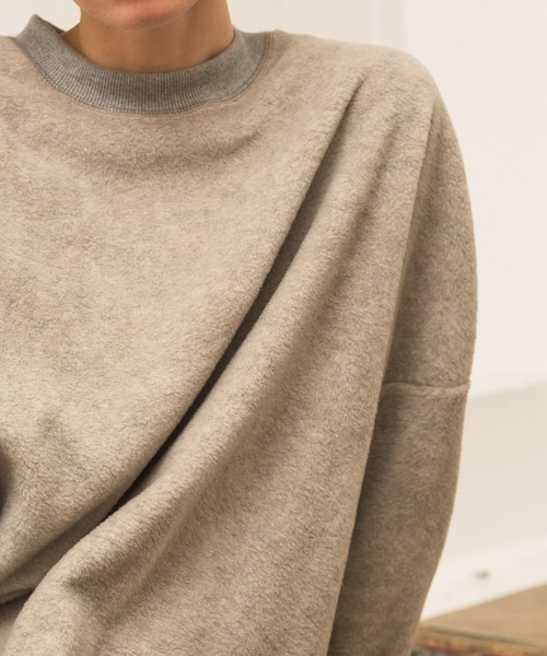 ALLUMER（アリュメール）の「フリースヘムボリュームプルオーバー（Tシャツ/カットソー・レディース・ブラック/ヘザーグレー/キャメル・1）」の17枚目の写真