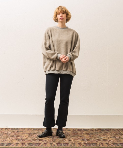 ALLUMER（アリュメール）の「フリースヘムボリュームプルオーバー（Tシャツ/カットソー・レディース・ブラック/ヘザーグレー/キャメル・1）」の14枚目の写真