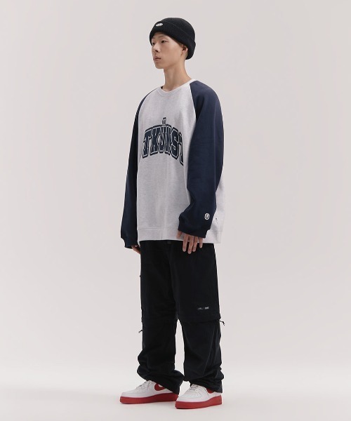 ISTKUNST(イストクンスト)の「A'GEM/9 × .kom『ISTKUNST/イストクンスト』BASIC ARCH LOGO SWEATSHIRTS/ベーシックアーチロゴ ラグランスウェットシャツ(スウェット・レディース・ライトグレー/アイボリー・L/M)」の14枚目の写真