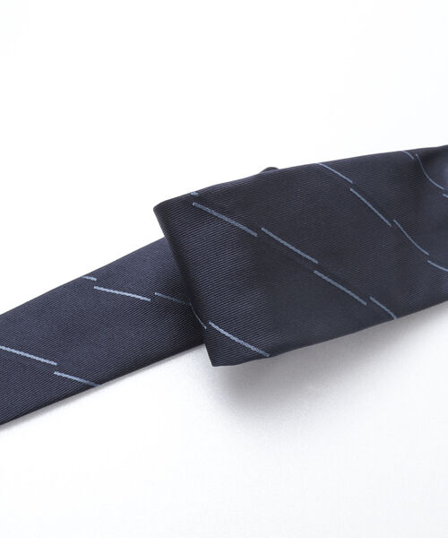 NOLLEY'S goodman（ノーリーズグッドマン）の「Classico Seta サイドビートストライプネクタイ イタリアファブリック（ネクタイ・メンズ・ブルー系その他7・FREE）」の2枚目の写真