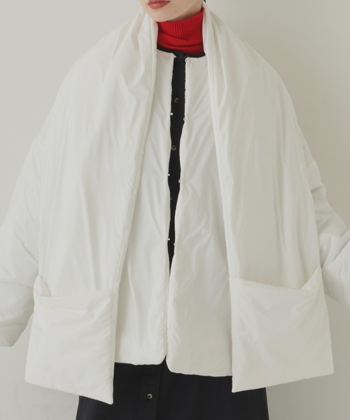 Libra Cue（リブラ キュー）の「ポケットマフラー付き中綿ショートコート（ノーカラーコート・レディース・ホワイト/ブラック・FREE）」の14枚目の写真