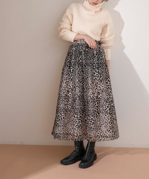 Eimee Law(エイミーロウ)の「フロッキーレオパードタックフレアースカート(スカート・レディース・ブラック/ベージュ・38)」の6枚目の写真