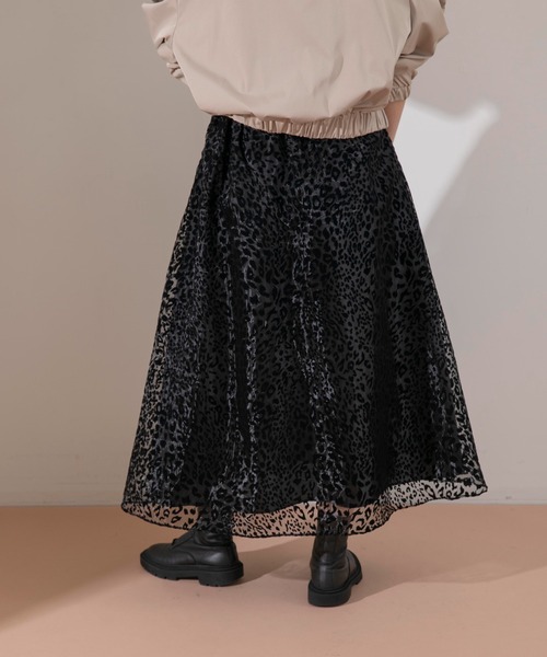 Eimee Law(エイミーロウ)の「フロッキーレオパードタックフレアースカート(スカート・レディース・ブラック/ベージュ・38)」の5枚目の写真