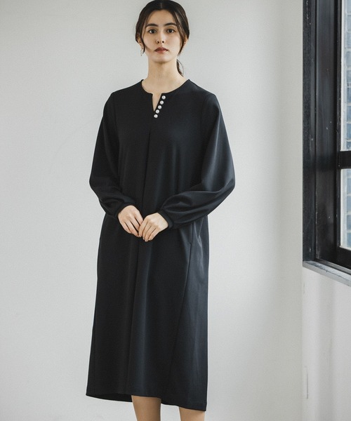 LEPSIM（レプシィム）の「ラク映え！パール付きワンピース　162426（ワンピース・レディース・ブラック/グレイッシュベージュ/ネイビー・FREE）」の4枚目の写真