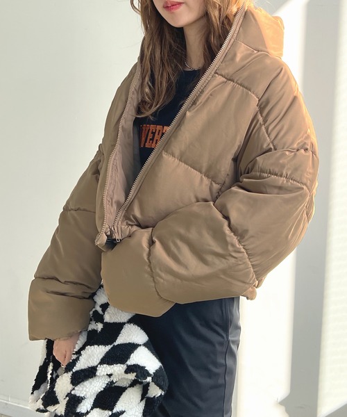 Futier land（フューティアランド）の「スタンドショート丈フェイクダウン（ダウンジャケット/コート・レディース・ブラック/ベージュ/アイボリー/ブルー・MEDIUM）」の6枚目の写真