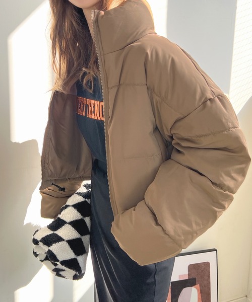 Futier land（フューティアランド）の「スタンドショート丈フェイクダウン（ダウンジャケット/コート・レディース・ブラック/ベージュ/アイボリー/ブルー・MEDIUM）」の7枚目の写真