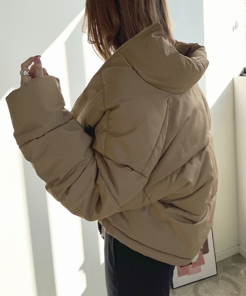 Futier land（フューティアランド）の「スタンドショート丈フェイクダウン（ダウンジャケット/コート・レディース・ブラック/ベージュ/アイボリー/ブルー・MEDIUM）」の8枚目の写真