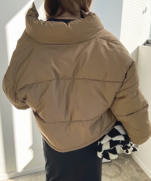 Futier land（フューティアランド）の「スタンドショート丈フェイクダウン（ダウンジャケット/コート・レディース・ブラック/ベージュ/アイボリー/ブルー・MEDIUM）」の9枚目の写真