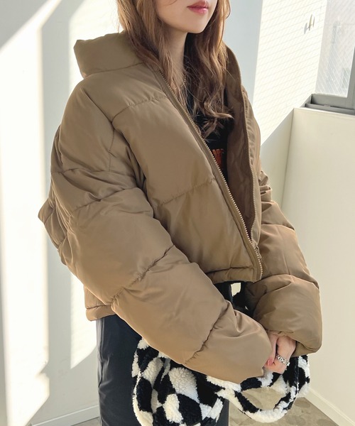 Futier land（フューティアランド）の「スタンドショート丈フェイクダウン（ダウンジャケット/コート・レディース・ブラック/ベージュ/アイボリー/ブルー・MEDIUM）」の5枚目の写真