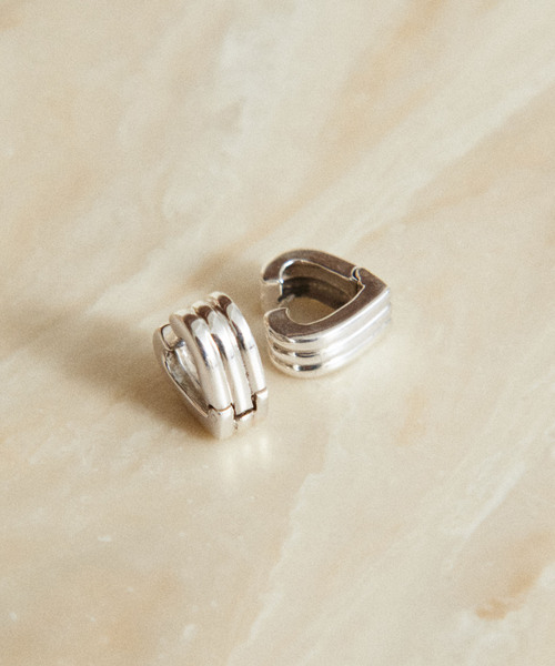専用です。LAVER ラバー　ハート　ピアス　シルバー LAVER（ラバー）の「【LAVER/ラバー】HEART ピアス SILVER（両耳