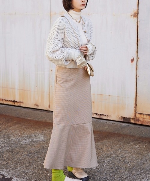 Fashion Letter（ファッションレター）の「ショート丈かぎ編みカーディガン（カーディガン/ボレロ・レディース・グリーン系その他/レッド系その他/ベージュ系その他/グレイッシュベージュ/ブラック・M）」の8枚目の写真