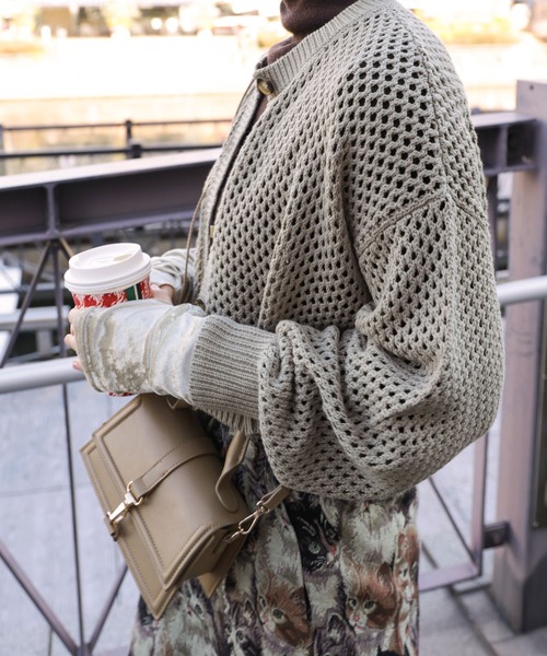 Fashion Letter（ファッションレター）の「ショート丈かぎ編みカーディガン（カーディガン/ボレロ・レディース・グリーン系その他/レッド系その他/ベージュ系その他/グレイッシュベージュ/ブラック・M）」の13枚目の写真