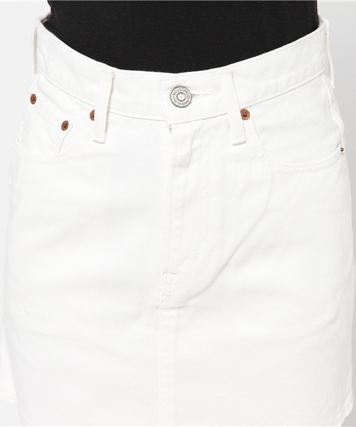 MOUSSY（マウジー）の「DENIM MINI SK（デニムスカート・レディース・ライトブルー/ホワイト・1/2/0）」の6枚目の写真