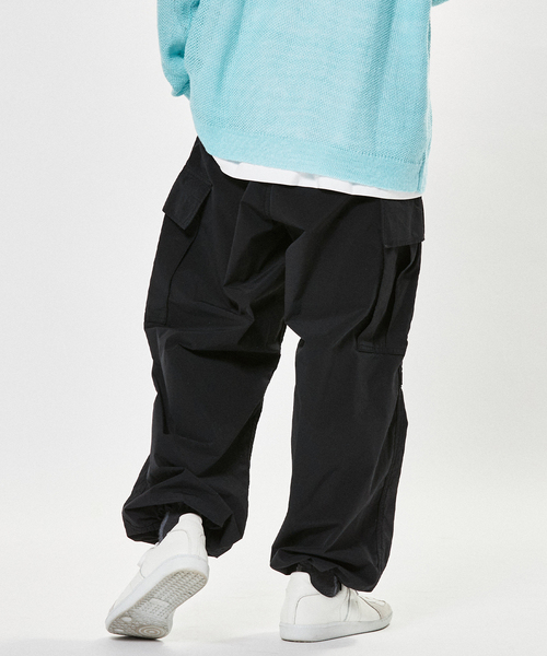 EDIFICE LA BOUCLE（エディフィスラブークル）の「【LA BOUCLE / ラブークル】HUGEASY カーゴパンツ コットン/ナイロン（カーゴパンツ・メンズ・ブラック・1/2）」の11枚目の写真