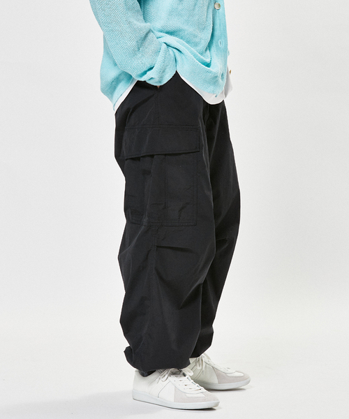 EDIFICE LA BOUCLE（エディフィスラブークル）の「【LA BOUCLE / ラブークル】HUGEASY カーゴパンツ コットン/ナイロン（カーゴパンツ・メンズ・ブラック・1/2）」の12枚目の写真