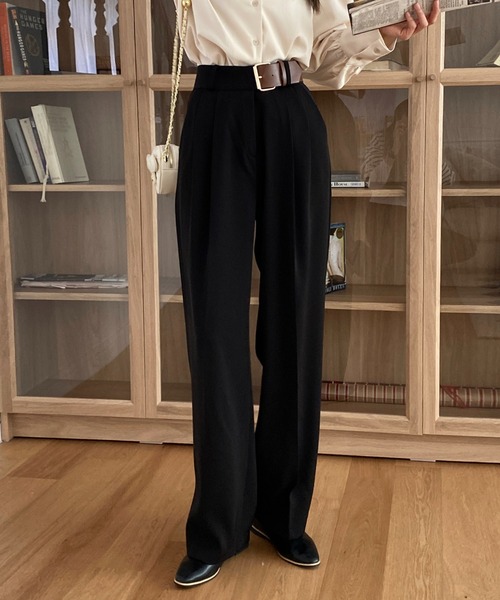 by muni:r（バイ ムニール）の「ピンタックワイドベルトスラックス（スラックス・レディース・ブラック/ベージュ・SMALL/MEDIUM）」の2枚目の写真