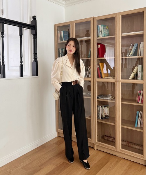 by muni:r（バイ ムニール）の「ピンタックワイドベルトスラックス（スラックス・レディース・ブラック/ベージュ・SMALL/MEDIUM）」の8枚目の写真