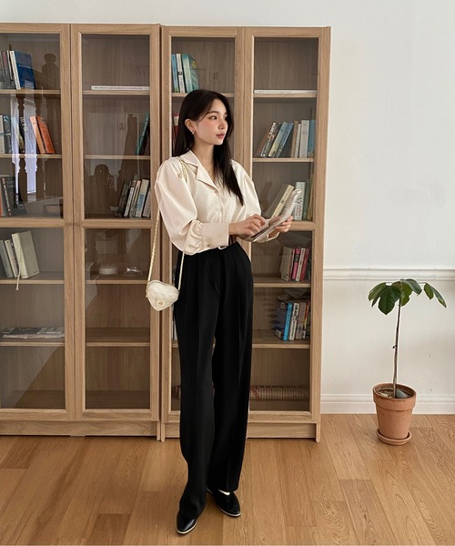 by muni:r（バイ ムニール）の「ピンタックワイドベルトスラックス（スラックス・レディース・ブラック/ベージュ・SMALL/MEDIUM）」の9枚目の写真