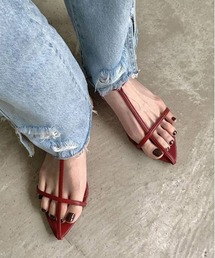 ポインテッドトゥTストラップサンダル
