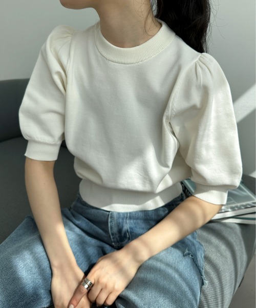 feepur（フェピュール）の「【ハンドウォッシャブル】ライトウェイトカラーパフニット（ニット/セーター・レディース・ブラウン/パープル/オレンジ/ブラック/オフホワイト/ブルー・MEDIUM）」の2枚目の写真