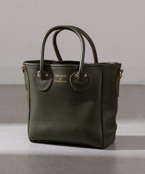 YOUNG&OLSEN The DRYGOODS STORE(ヤングアンドオルセン)の「【YOUNG&OLSEN】EMBOSSED LEATHER D TOTE S(ハンドバッグ・レディース・ブラウン/ベージュ/ブラック/ブラウン系その他2/ブルー/ベージュ系2/ダークグレー/オリーブ/レッド/ブルー系その他2/グレー系その他2/ブラウン系その他3/グレー系その他3/グレイッシュベージュ/グリーン/カーキ/ライトパープル・FREE)」の12枚目の写真