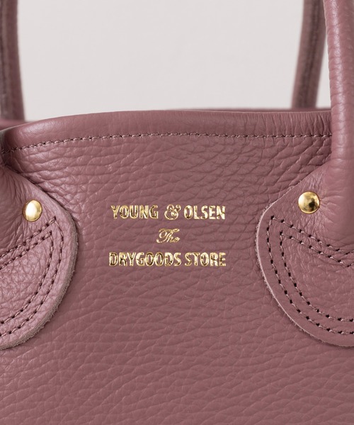 YOUNG&OLSEN The DRYGOODS STORE(ヤングアンドオルセン)の「【YOUNG&OLSEN】EMBOSSED LEATHER D TOTE S(ハンドバッグ・レディース・ブラウン/ベージュ/ブラック/ブラウン系その他2/ブルー/ベージュ系2/ダークグレー/オリーブ/レッド/ブルー系その他2/グレー系その他2/ブラウン系その他3/グレー系その他3/グレイッシュベージュ/グリーン/カーキ/ライトパープル・FREE)」の20枚目の写真